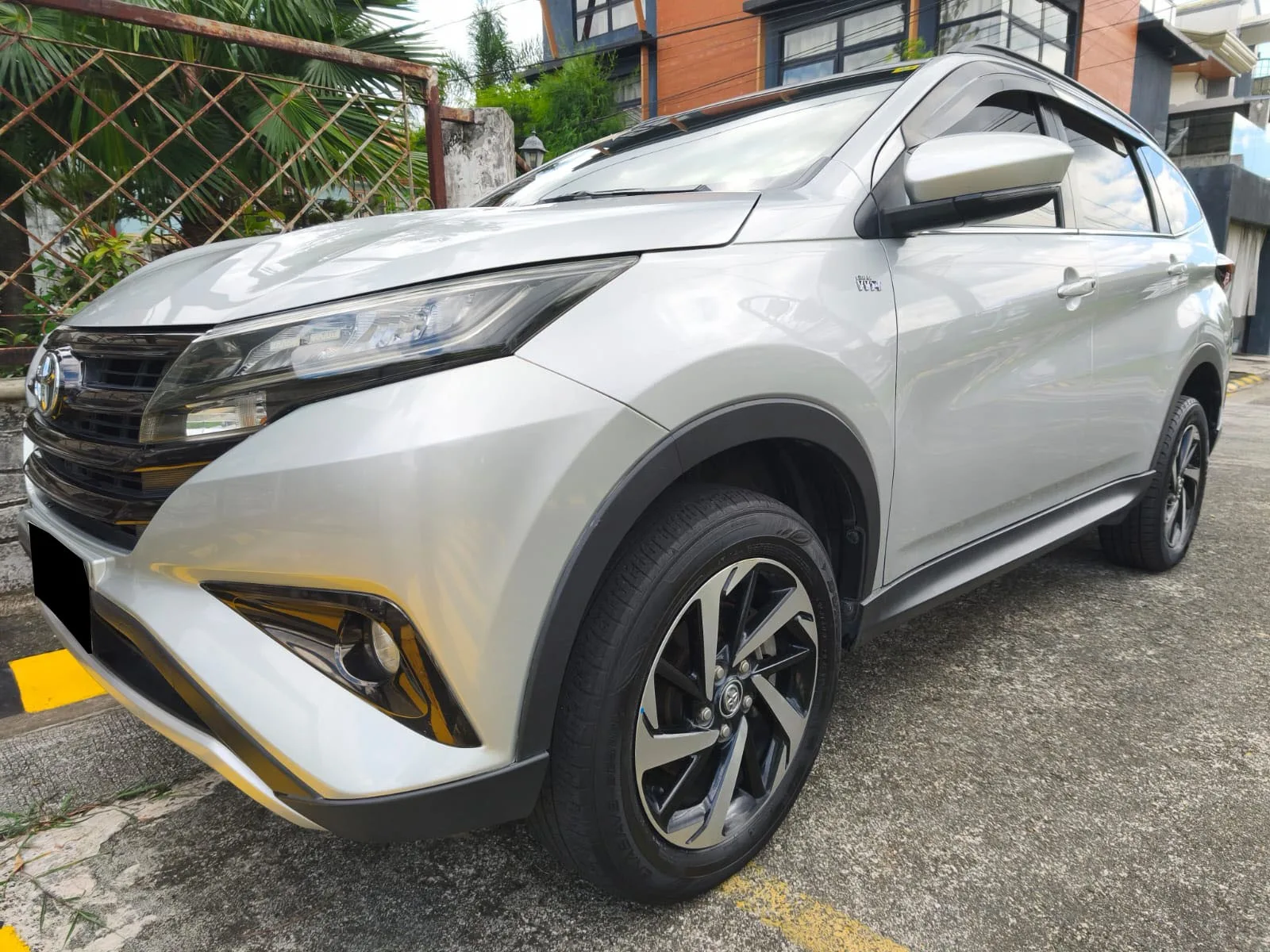 2018 Toyota Rush SUV · 1.5 2WD AT — photo 1 of 34