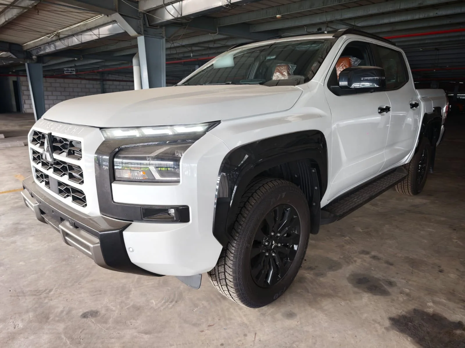 2026 Mitsubishi Triton Athlete Double Cab · 2.4 4WD AT — photo 1 of 39