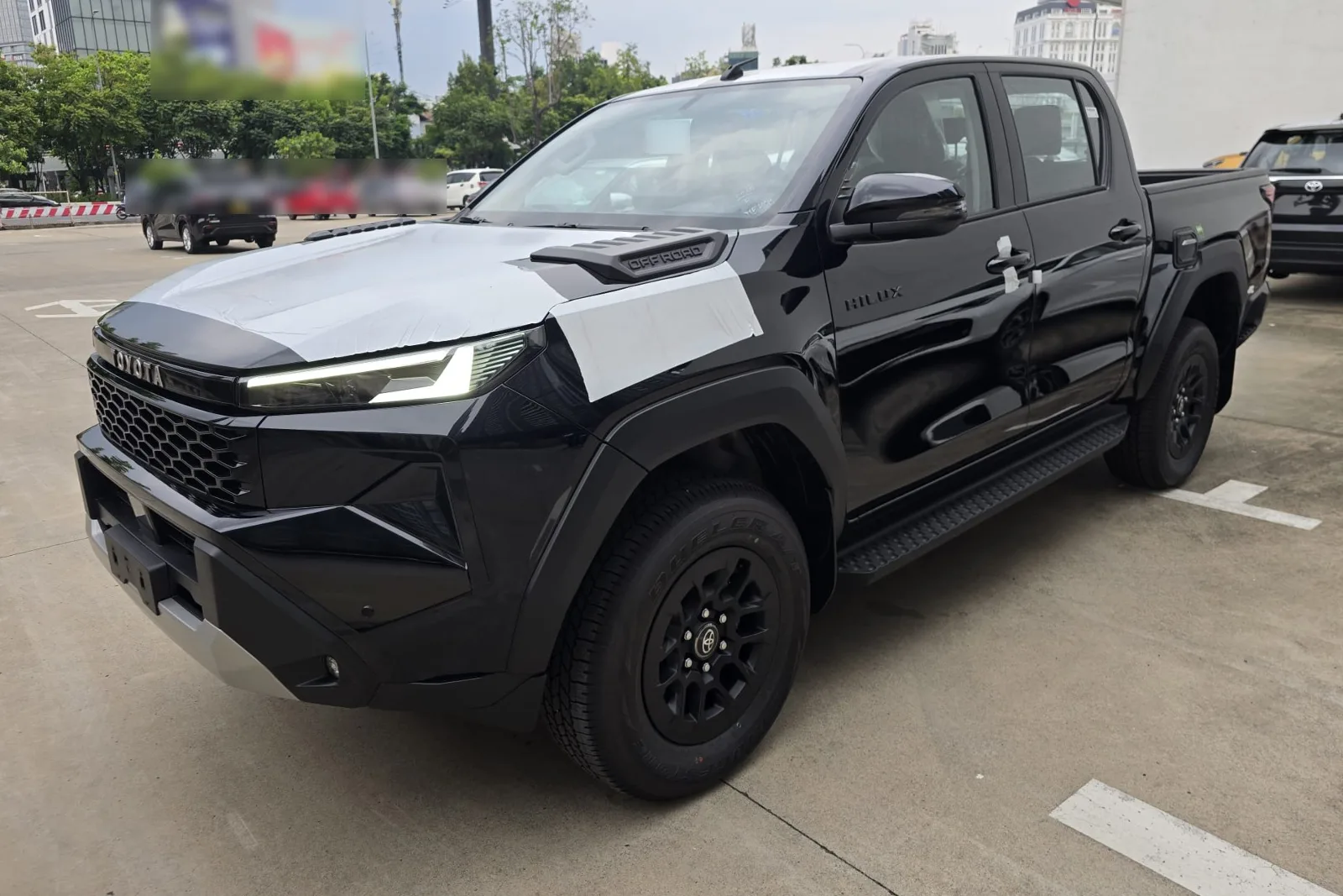 2027 Toyota Hilux Pro · Double Cab · 2.8 2WD AT — photo 1 of 42
