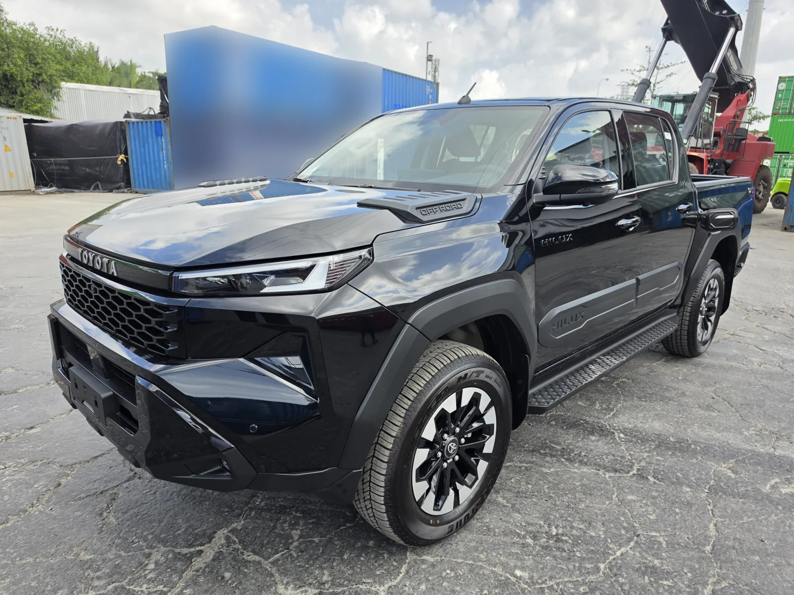 2027 Toyota Hilux Trailhunter · Double Cab · 2.8 4WD AT — photo 1 of 76