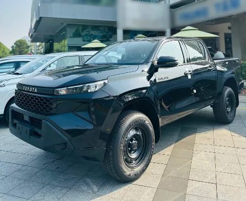 2027 Toyota Hilux Standard · Double Cab · 2.8 2WD MT