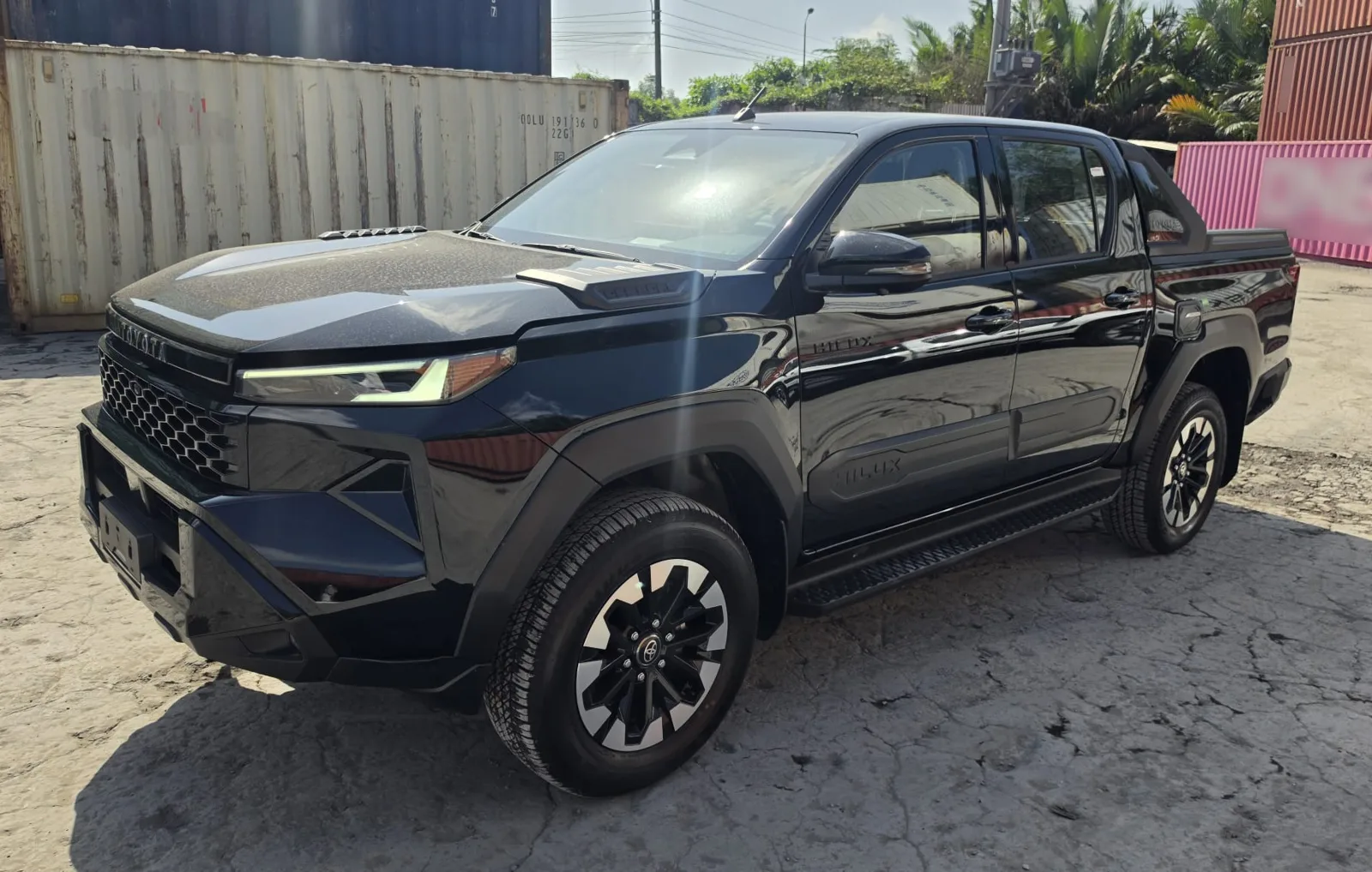 2026 Toyota Hilux Trailhunter · Double Cab · 2.8 4WD AT — photo 1 of 36