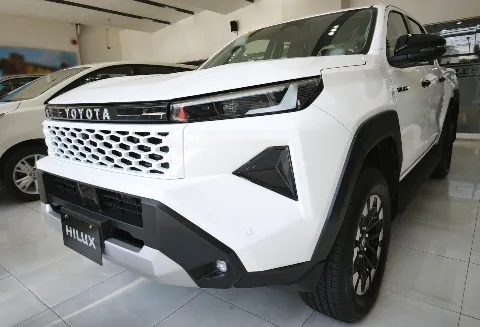 2026 Toyota Hilux V · Double Cab · 2.8 4WD MT